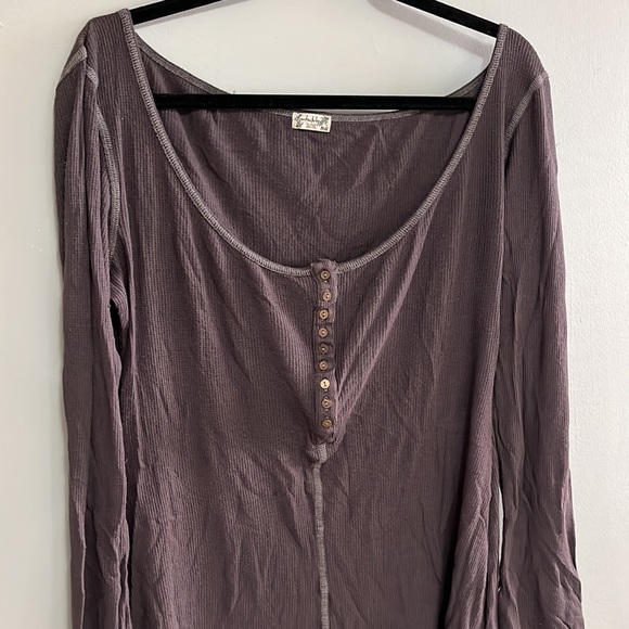 Free People Waffle Long Sleeve Henley Thermal Purple Brown Oversized Medium M - Picture 2 of 6